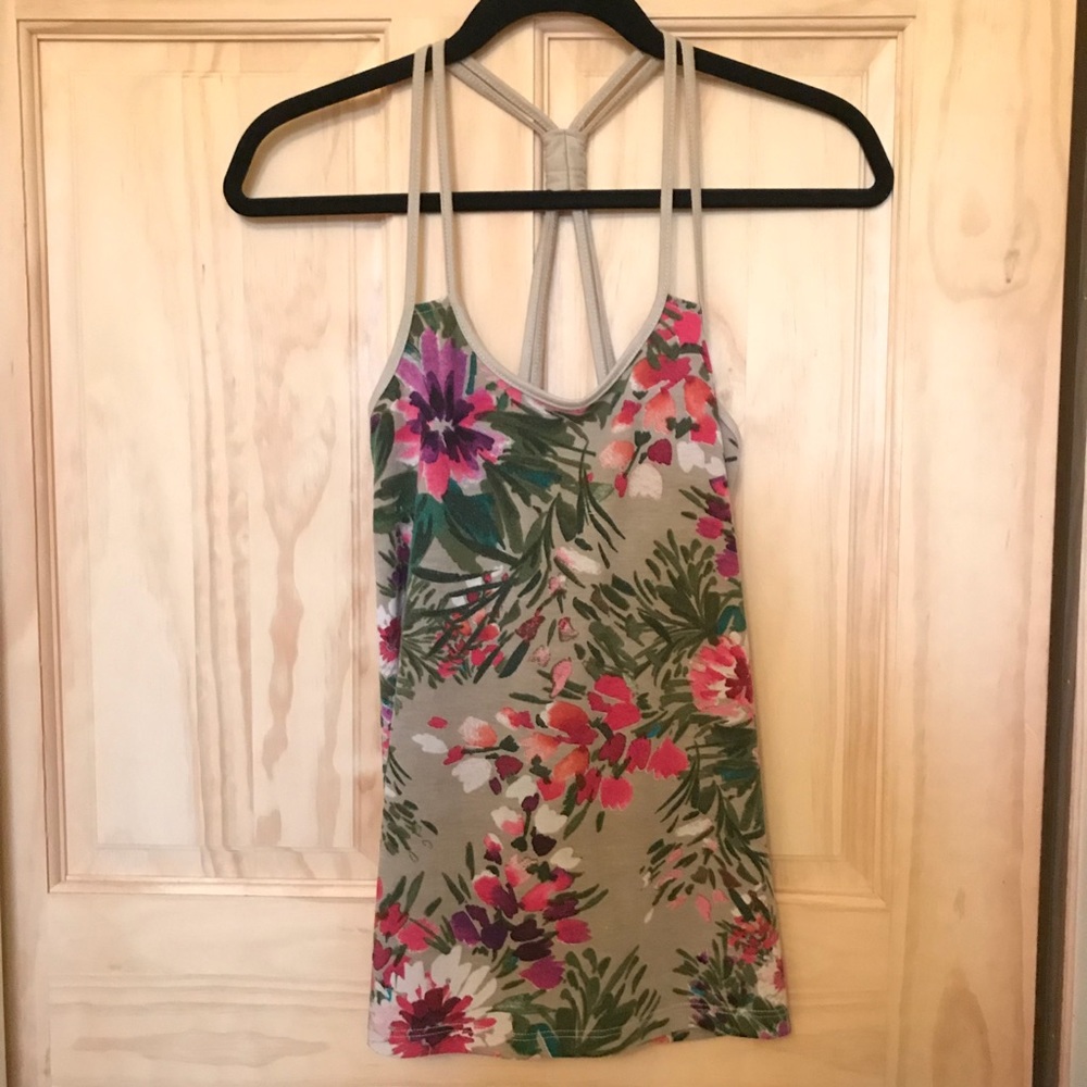 Tropical Top 🌺🌿